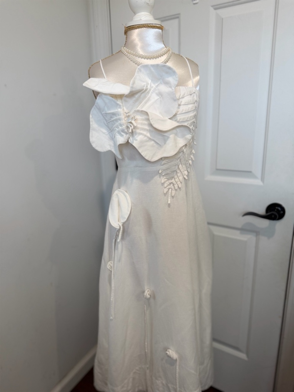 FARM Rio Cream Midi Dress with Floral Appliqué - Picture 14 of 16